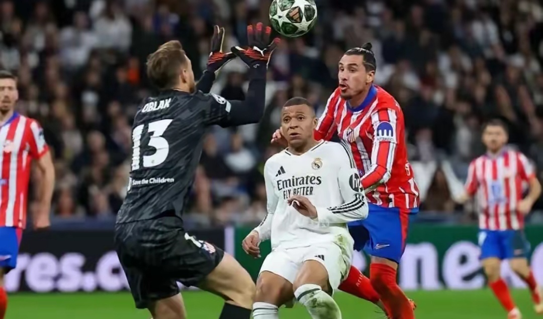 九游体育下载关于败北首场状态出色，皇家马德里观众沸腾！，莱万多夫斯基重返赛场热度持续攀升的信息